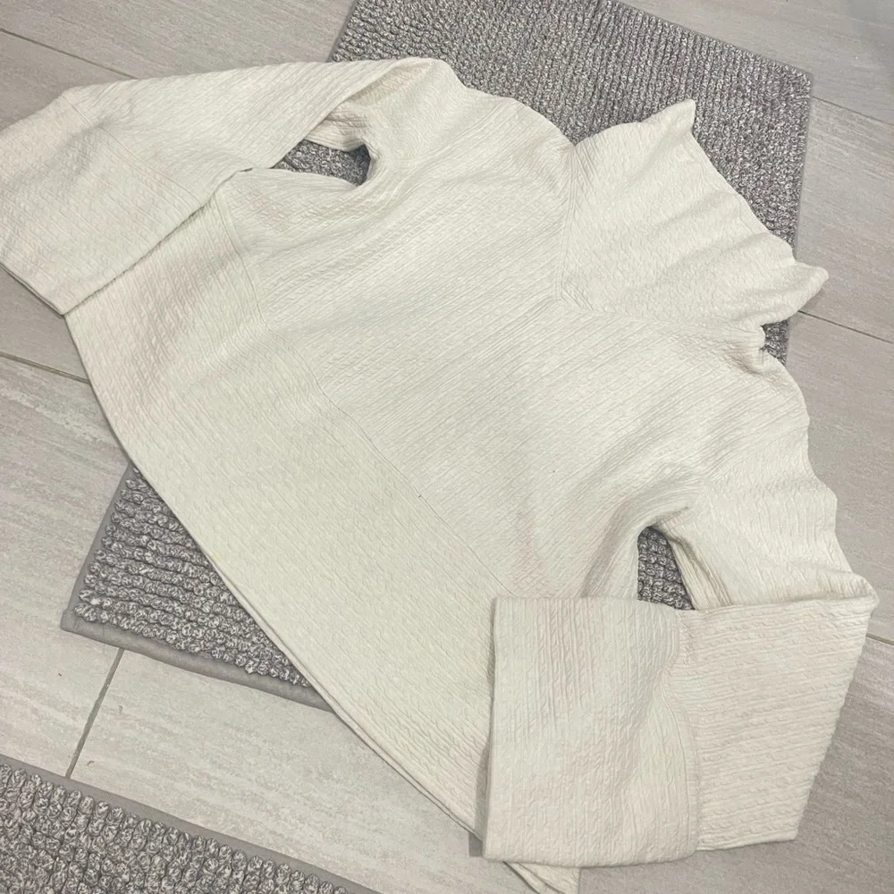 Lululemon retreat yourself pullover hoodie ivory white  21” Ptp - Picture 9 of 10